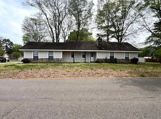 2201 Holmes St, Tupelo, MS 38801