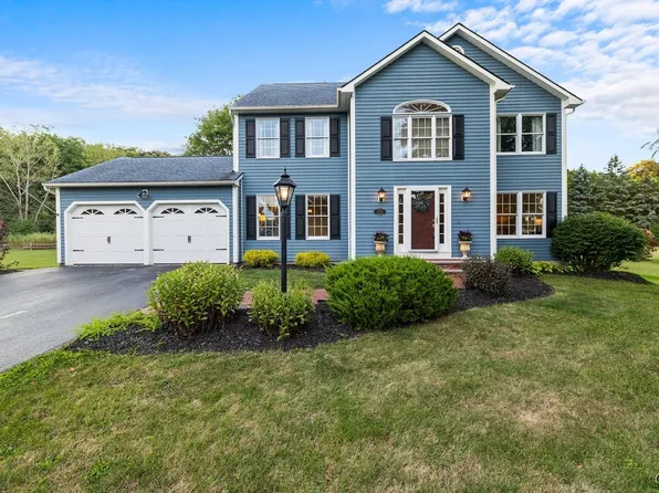 7906 E Ridge Pointe Dr, Fayetteville, NY 13066