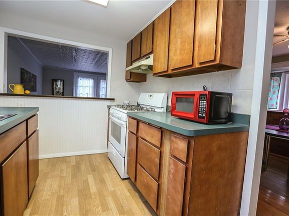 5th image of 92 East Ave