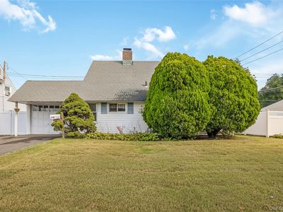 93 Flamingo Road, Levittown, NY, 11756
