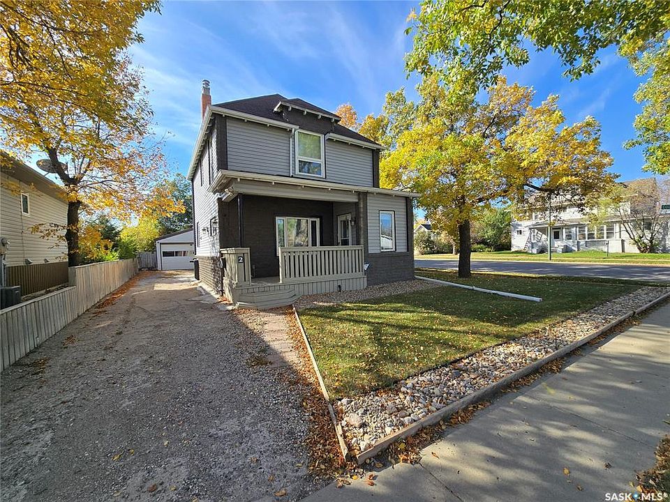 1st image of 2 Prairie AVENUE