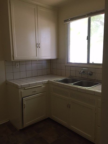 1st image of 4068 West Blvd APT B