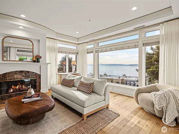 225 2nd Street S #D4, Kirkland, WA 98033