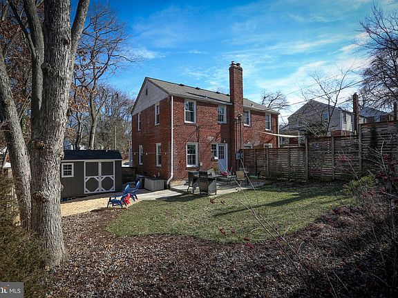 5th image of 2725 Farnsworth Dr