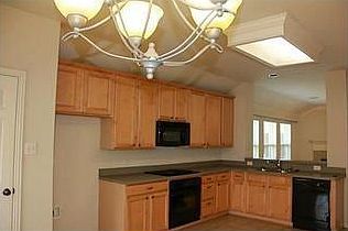 3rd image of 1567 Buckthorne Dr