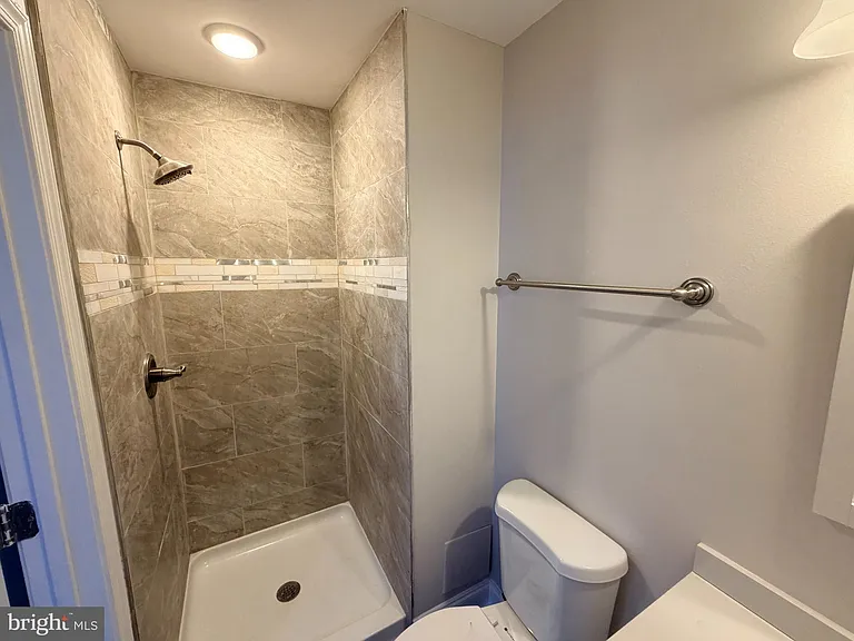 607 Cheraton Rd — Photo 10