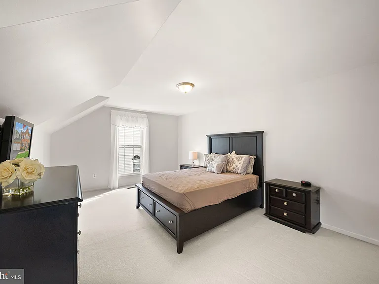 5667 Lonesome Dove Ct — Photo 55