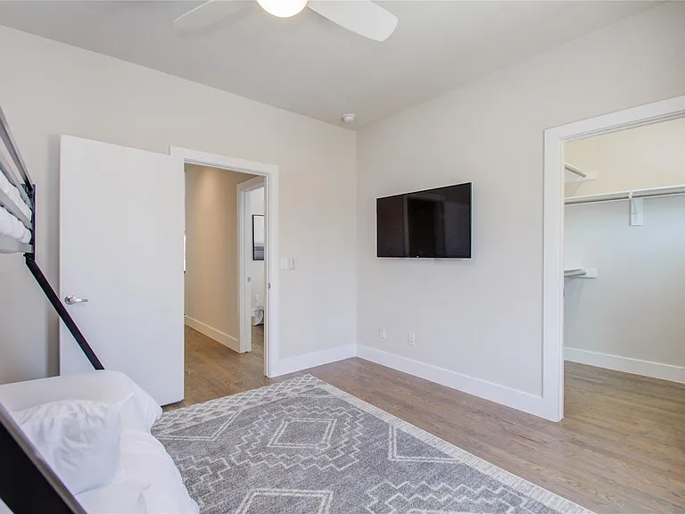 4914 Noble St — Photo 25