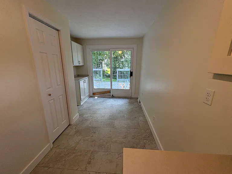 1254 Leeser Ave — Photo 5