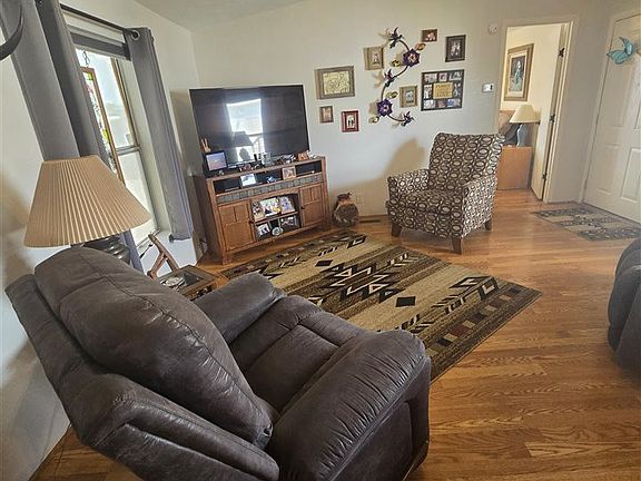 3rd image of 3561 S Kings Ct