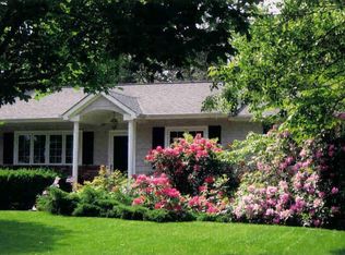 8 Taurgo Ln, Centereach, NY 11720