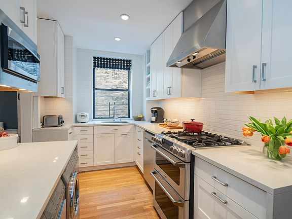5th image of 160 W 77th St APT 5A