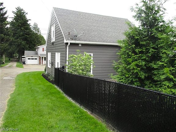 3rd image of 140 Overbaugh Ave