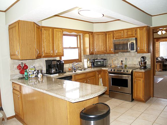 5th image of 124 Executive Ct