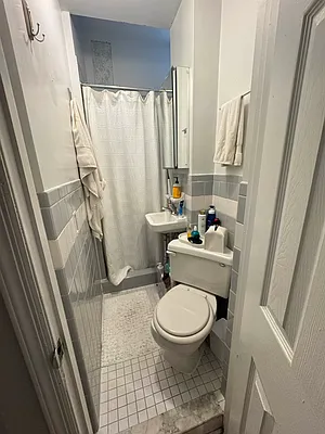 Rented by KNOCKKNOCK LLC | media 24