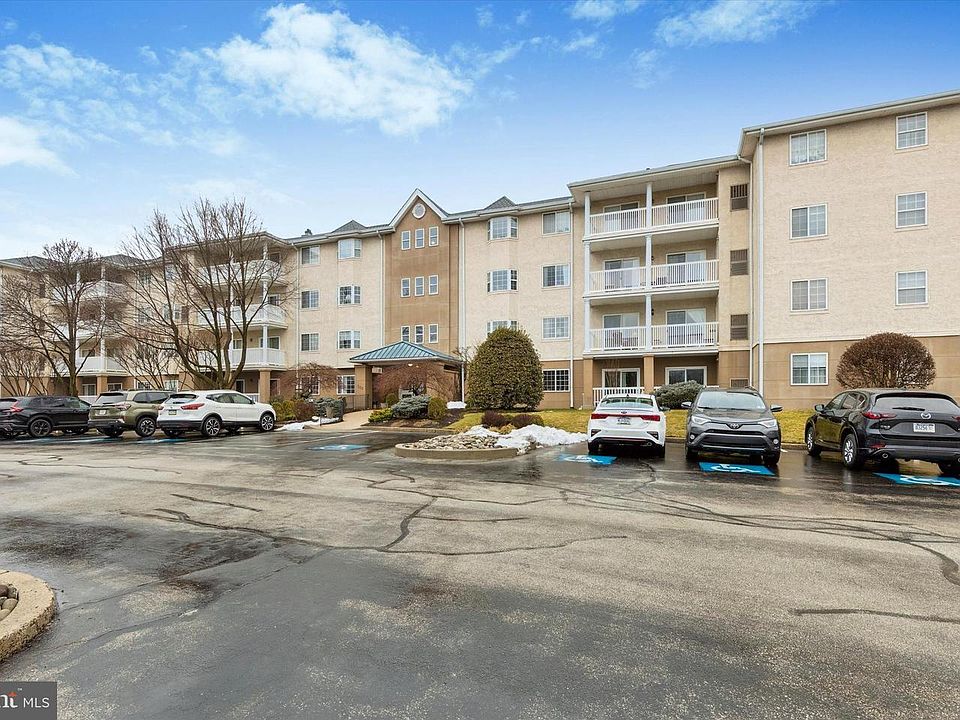 1st image of 332 Paoli Pointe Dr #332