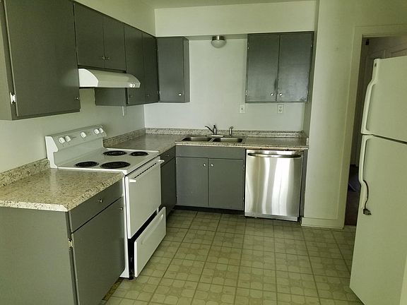 4th image of 3 Sherwood Ln
