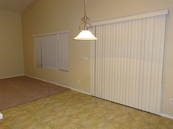 4th image of 10440 W Magnolia St