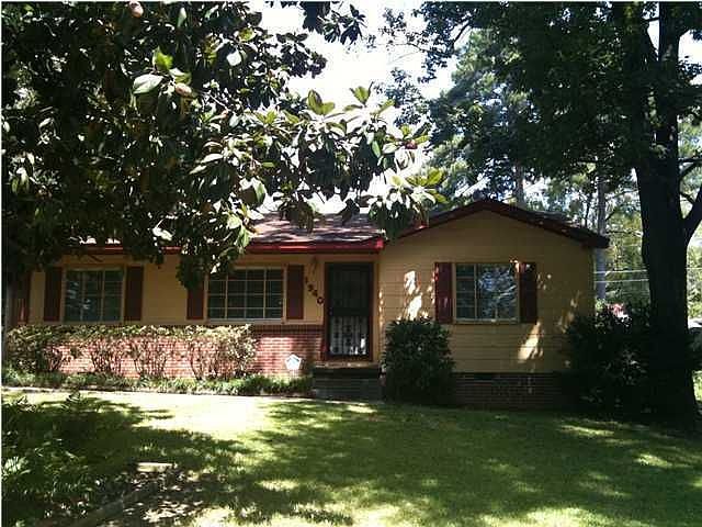 2nd image of 1904 Carolyn Ln