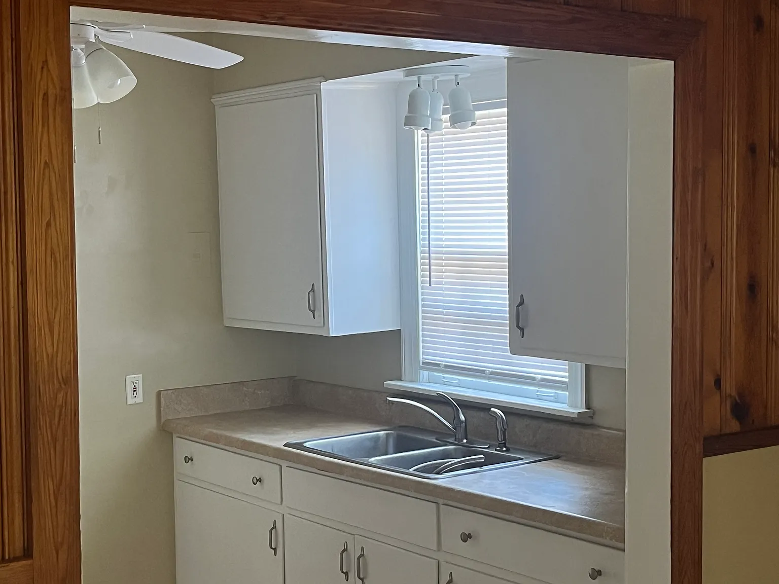 2 bed, 828 sqft, $1,100 — Photo 2
