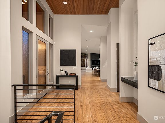 4th image of 10324 NE 67th Street