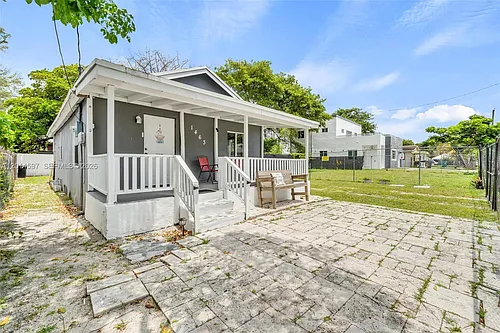1463 NW 70th St Photo 1