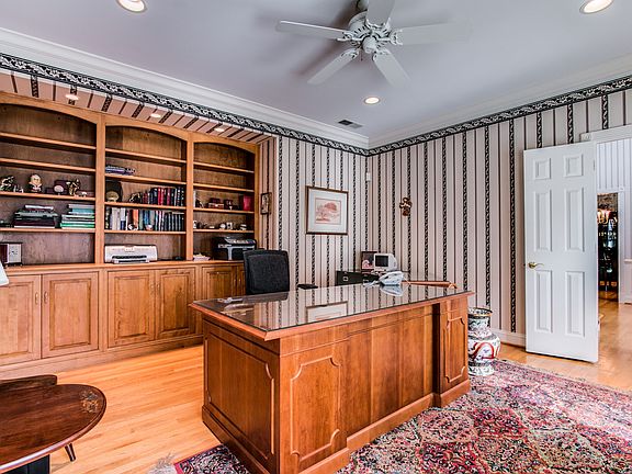 Main Floor Office/Study