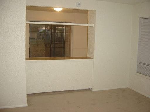 4th image of 215 MOONSTONE ST