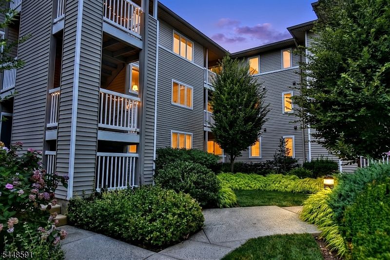 1st image of 125 Orchard Park #125