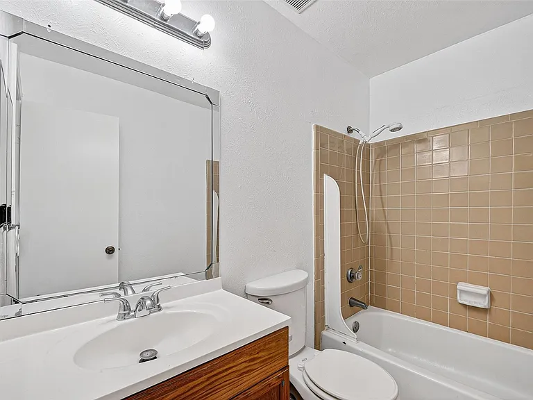 14219 Dartwood Dr — Photo 11