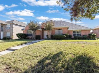 1016 E Seminole Trl, Carrollton, TX 75007