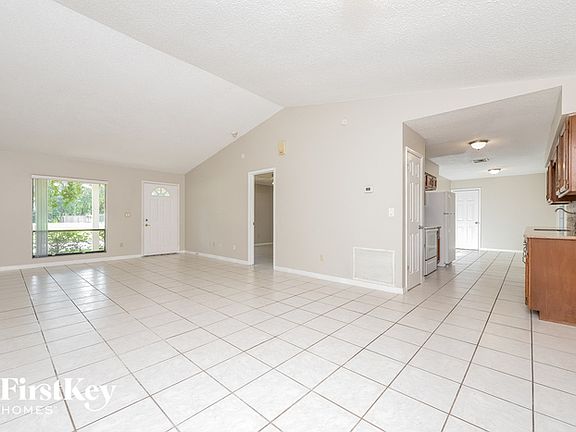 4th image of 302 Sanora Blvd