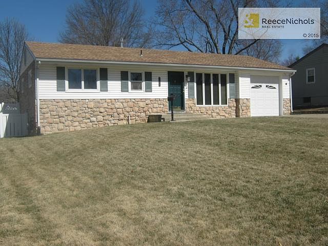 A real Gem!  Excellent neighborhood, well manicured home inside