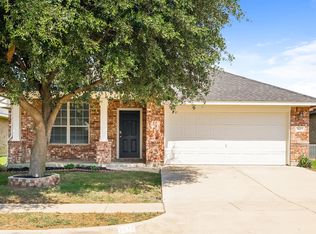 7617 Rainbow Creek Dr, Fort Worth, TX 76123