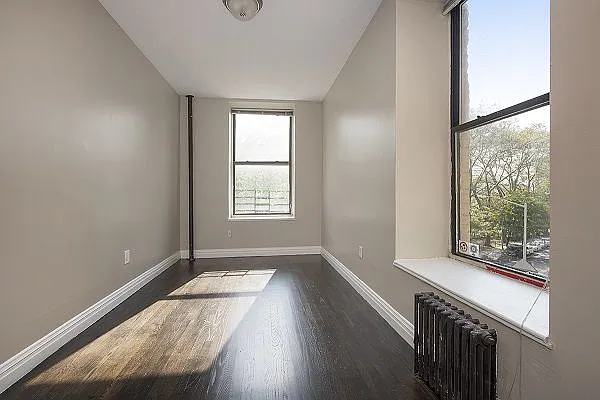 Rented by Perry Associates NYC Inc | media 20