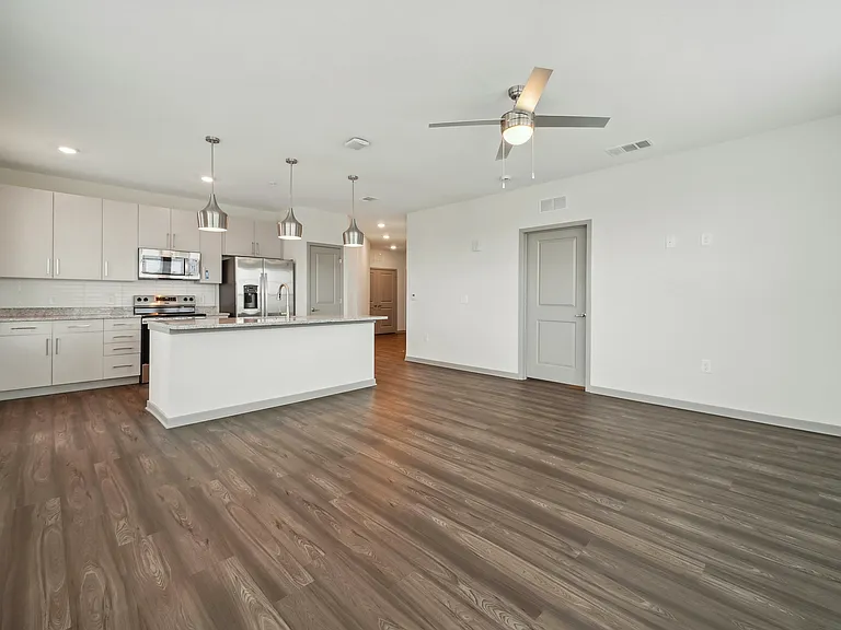 Brio Parc Apartments & Townhomes — Photo 18