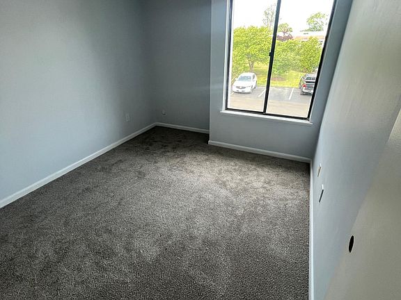 5th image of 25 Coolbrook Ct #D
