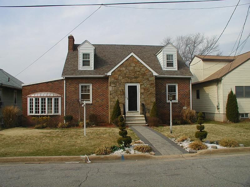 1st image of 11 Spruce Ave