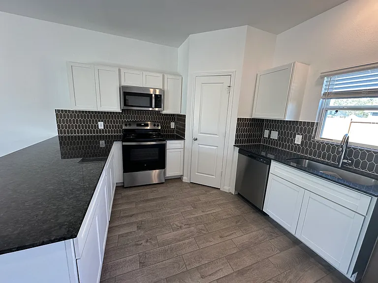 16737 N Marie Village Dr — Photo 5