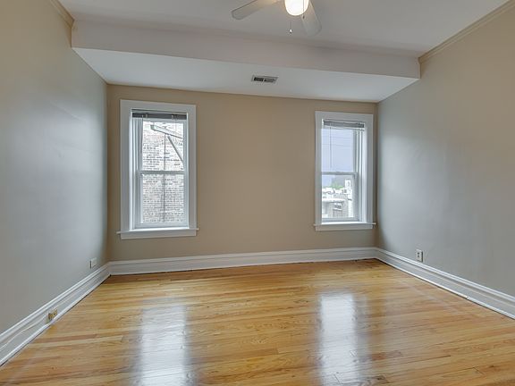 5th image of 2615 W Gunnison St APT 1