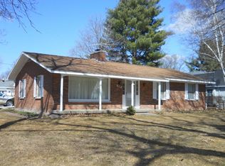 318 W South St, Greenville, MI 48838