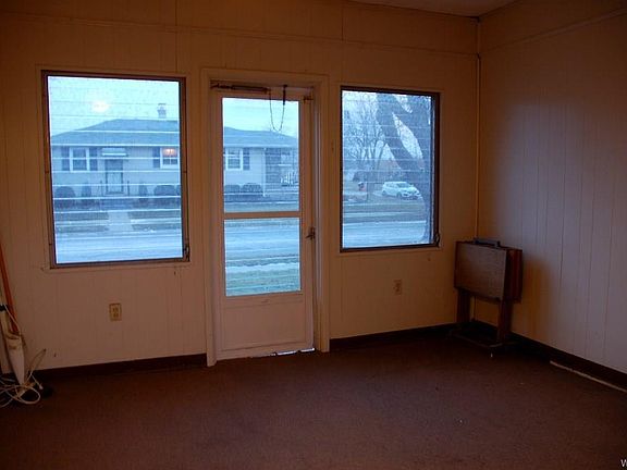4th image of 237 Athens Blvd