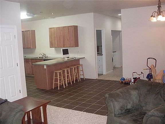 Kitchen/dining