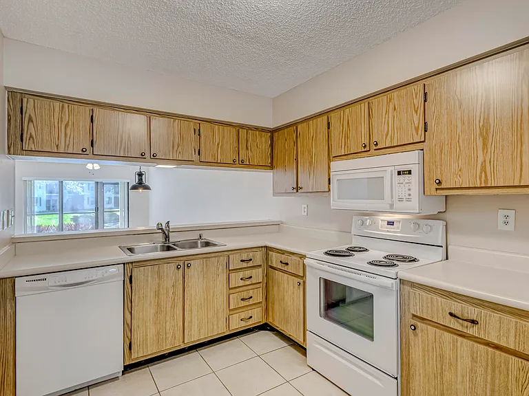 601 Sabal Ridge Cir #A — Photo 14