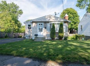 91 Forbes St, Riverside, RI 02915