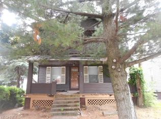 846 Wayside Rd, Cleveland, OH 44110