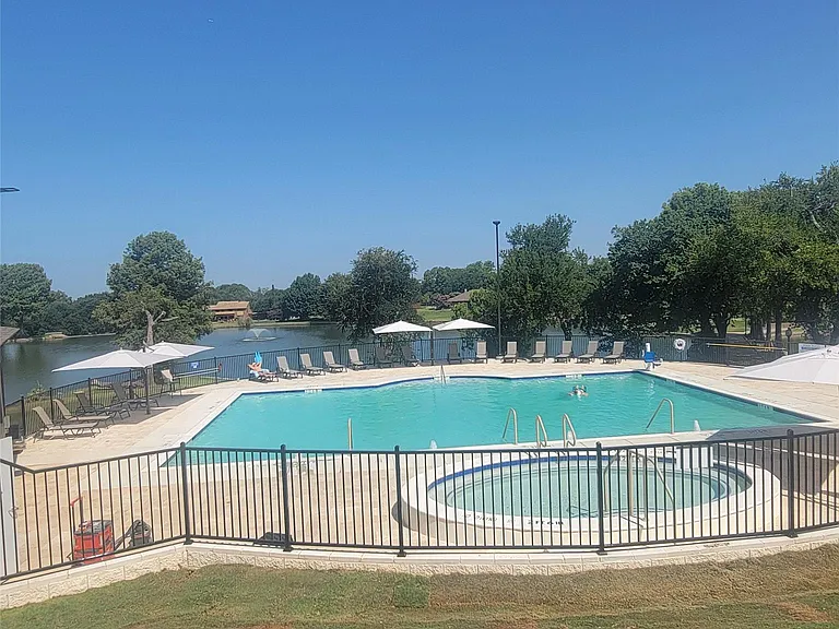 2908 Shady Lake Cir — Photo 14