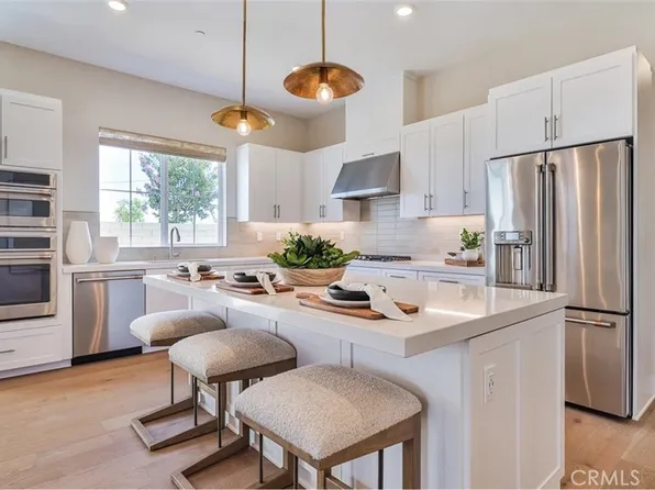 27419 Shining Willow Ln, Valencia, CA 91381