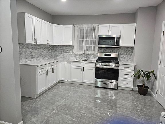 3rd image of 189-03 Liberty Ave