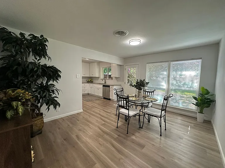 509 Dover Dr — Photo 8